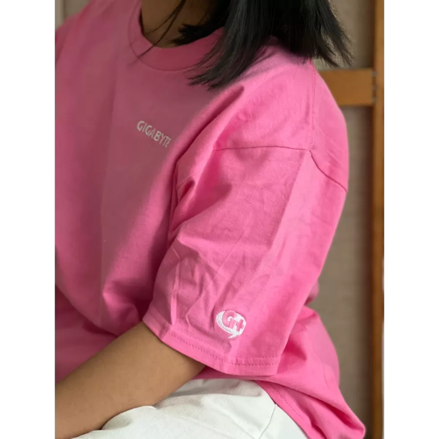 [ GIGYBYTE ]電繡小標圓T