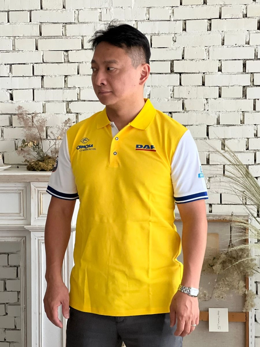 假兩件風剪接POLO衫