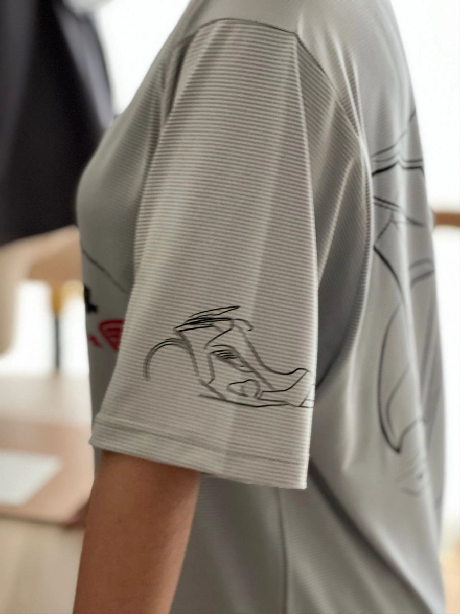 [NM4]V領印刷大圖T恤