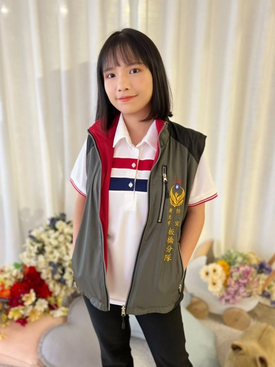 [板橋分隊]剪接保暖電繡背心