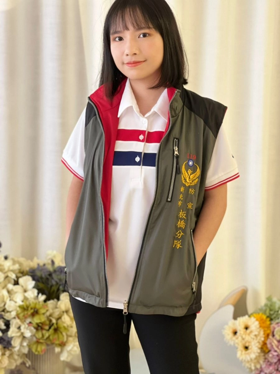 [板橋分隊]剪接保暖電繡背心