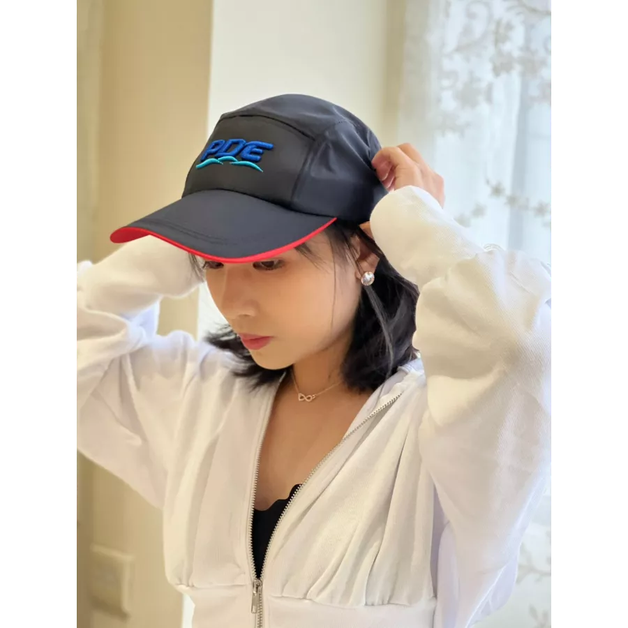 六片設計剪接立體繡帽