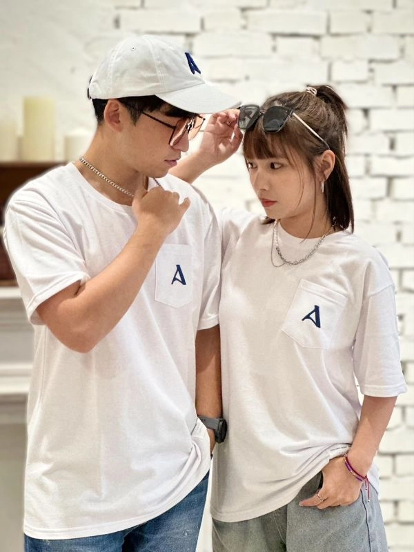 [力曼]電繡LOGO口袋圓T 