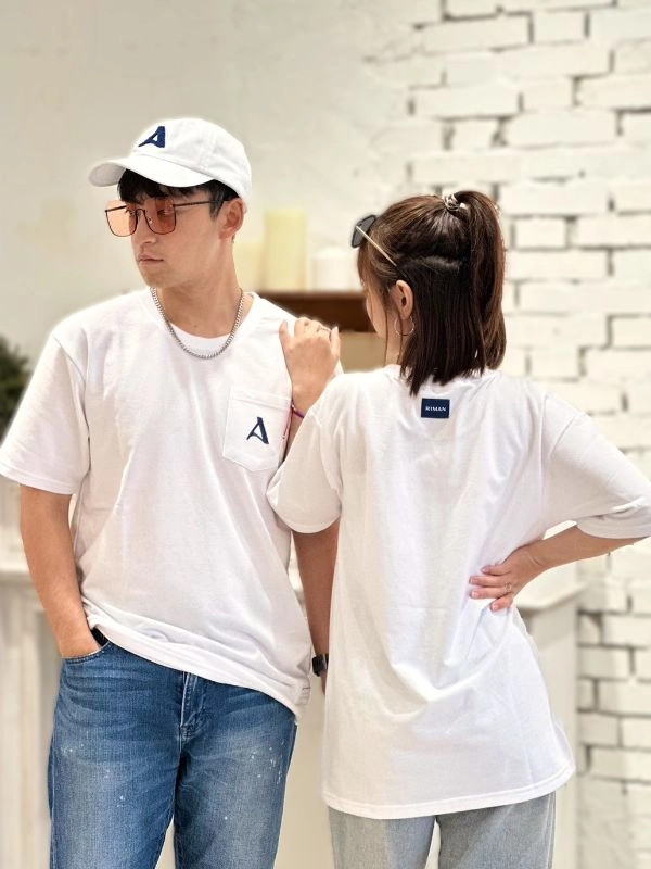 [力曼]電繡LOGO口袋圓T 