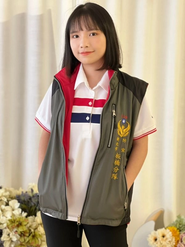 [板橋分隊]剪接保暖電繡背心